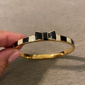 Enamel bracelet